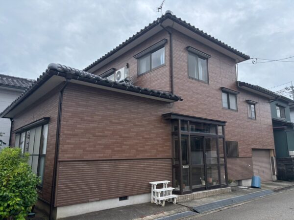 【野々市市】外壁クリア塗装｜築30年でも今の外壁色を残して保護